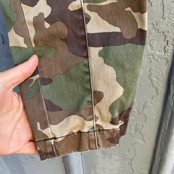 J. Crew 9" Cargo  Camouflage Toothpick Pants, size 31 - Picture 5 of 9